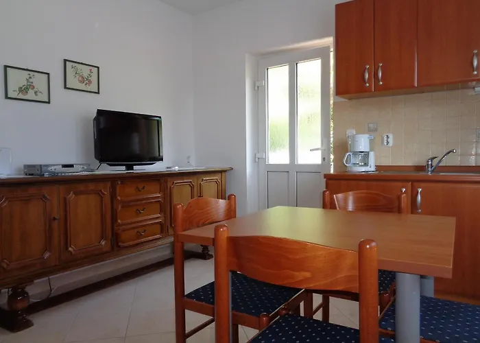 2327c Mošćenička Draga