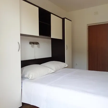 Apartment 2327c