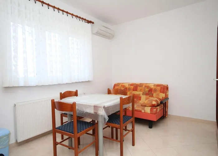 2327c Apartment *