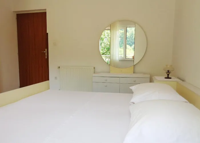 2327c アパート *